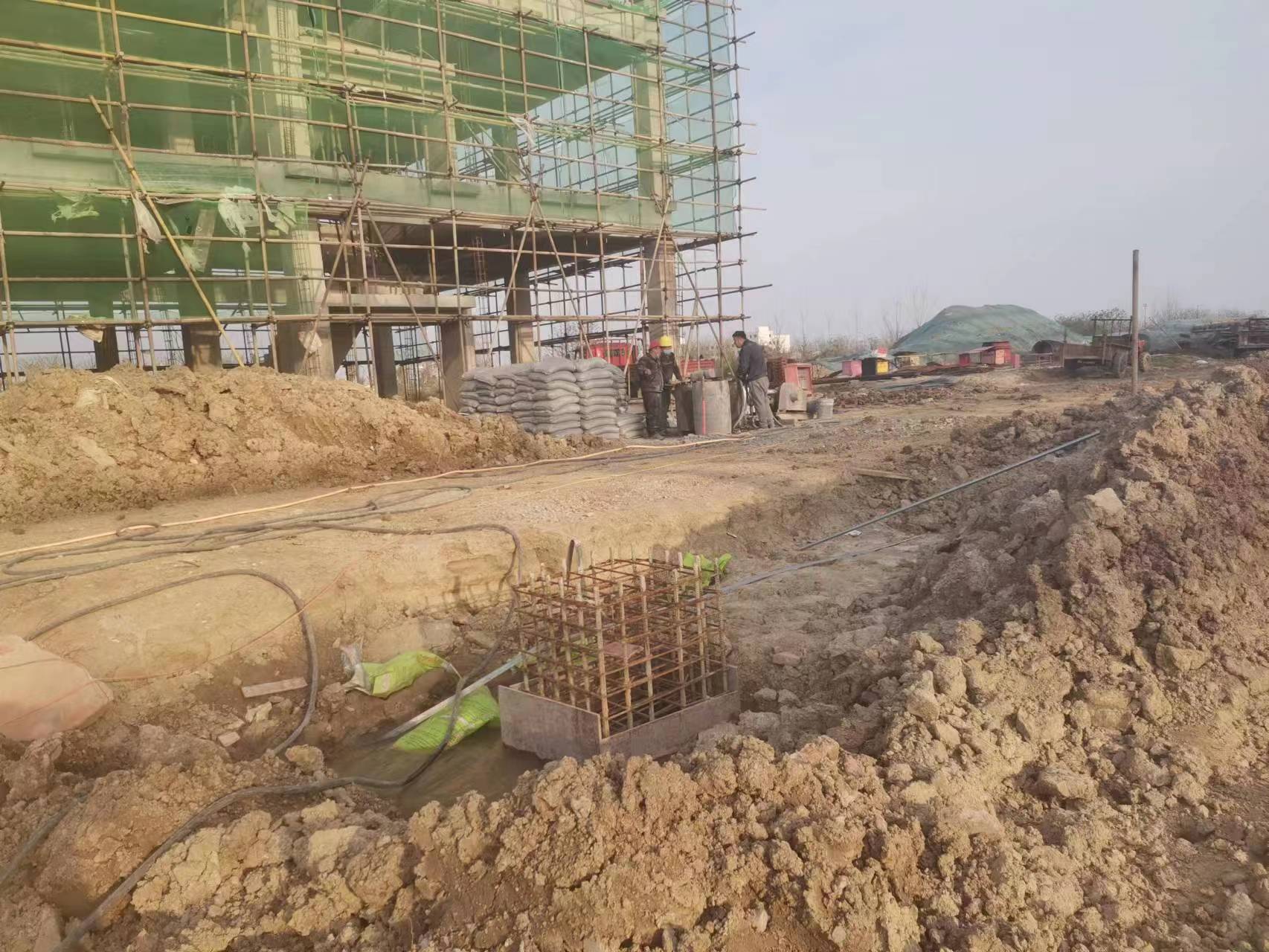 乐业当桥梁出现裂缝的时候应该及时加固修补